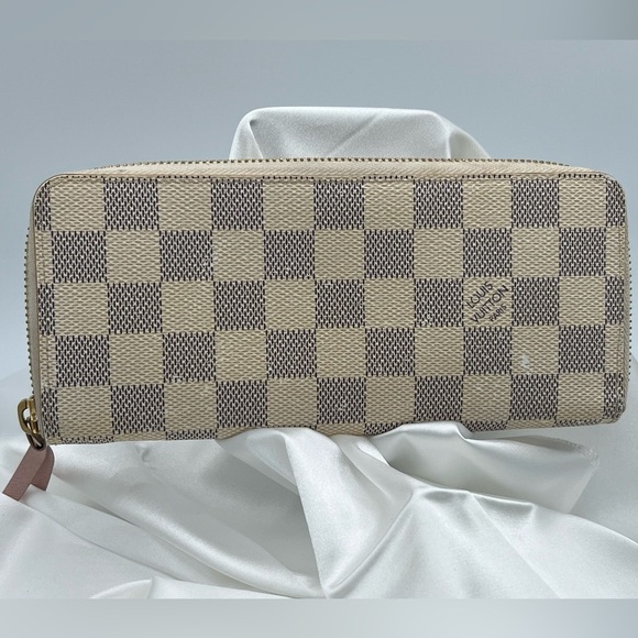 STEAL OF THE WEEK: LOUIS VUITTON Damier Azur Portefeiulle Clemence Wallet - Picture 1 of 14